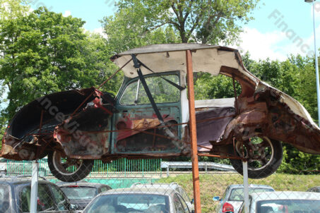 Wrak samochód złom 9