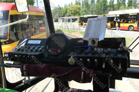 Kabina motorniczego - tramwaj 105N 1