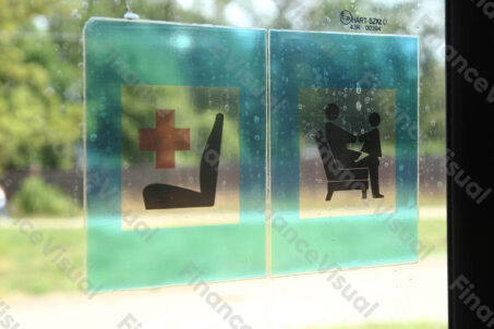 Miejsca uprzywilejowane - tramwaj 105N 2