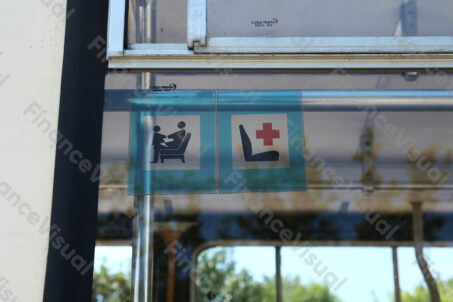 Miejsca uprzywilejowane - tramwaj 105N