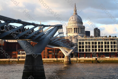 Millennium Bridge Londyn 1