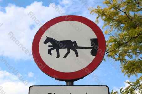 Zaprzęg konny zakaz - znak