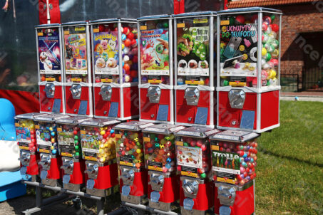 Automat vendingowy z zabawkami 1