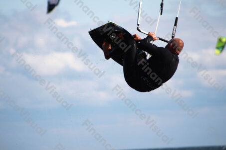 Kitesurfing 16
