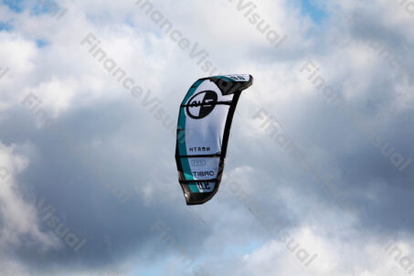 Kitesurfing 22