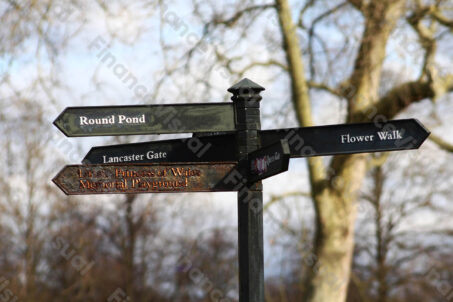 Round Pond - Flower Walk - Londyn