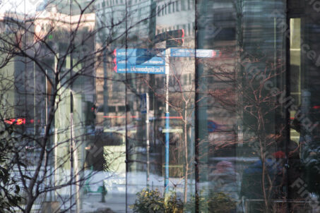 Aleja Jana Pawła II - odbicie