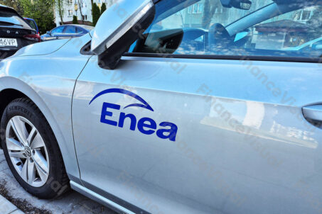 Enea - logo - samochód