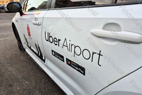 Uber Airport logo