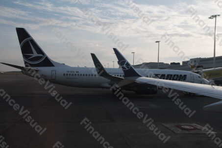 LOT Tarom