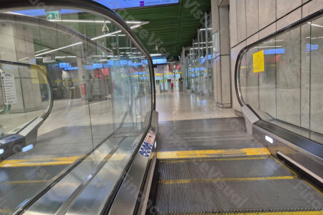 Metro - schody ruchome 12