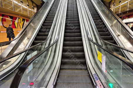 Metro - schody ruchome 2