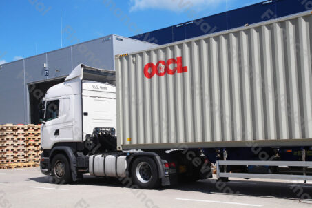 OOCL ciężarówka