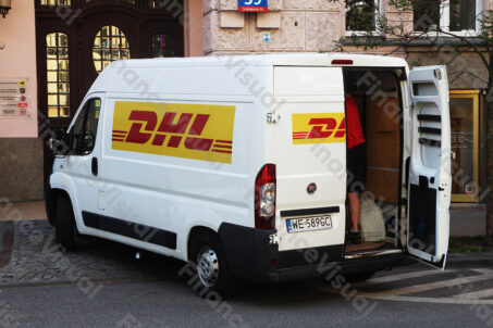 DHL kurier - cargo
