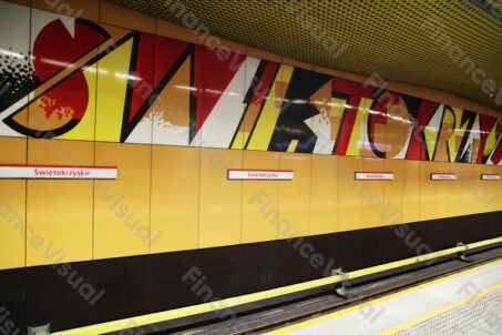 Metro Świętokrzyska - peron