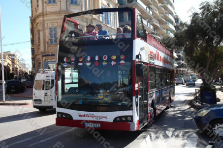 Autobus turystyczny