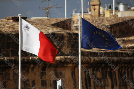 Flaga Malty i UE