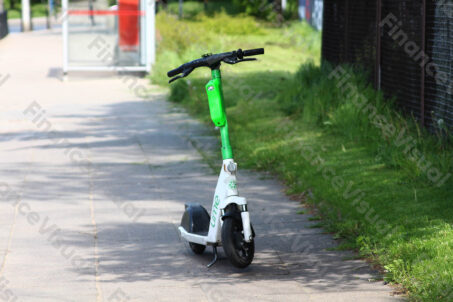 Lime hulajnoga 20
