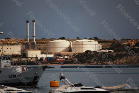 Marsaxlokk - zbiorniki na ropę