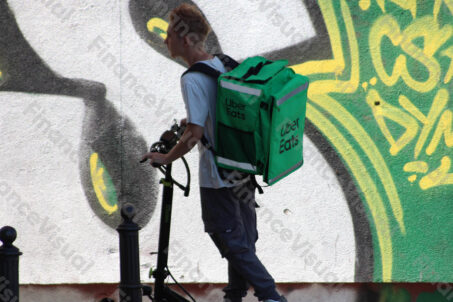 Uber Eats - kurier - hulajnoga