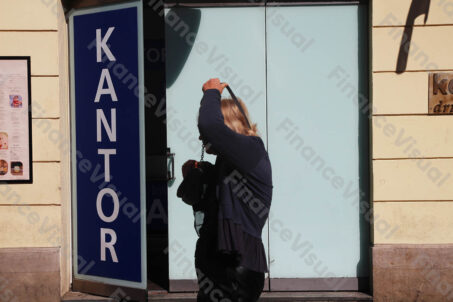Kantor - kobieta