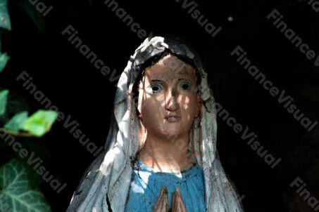 Maryja - rzeźba